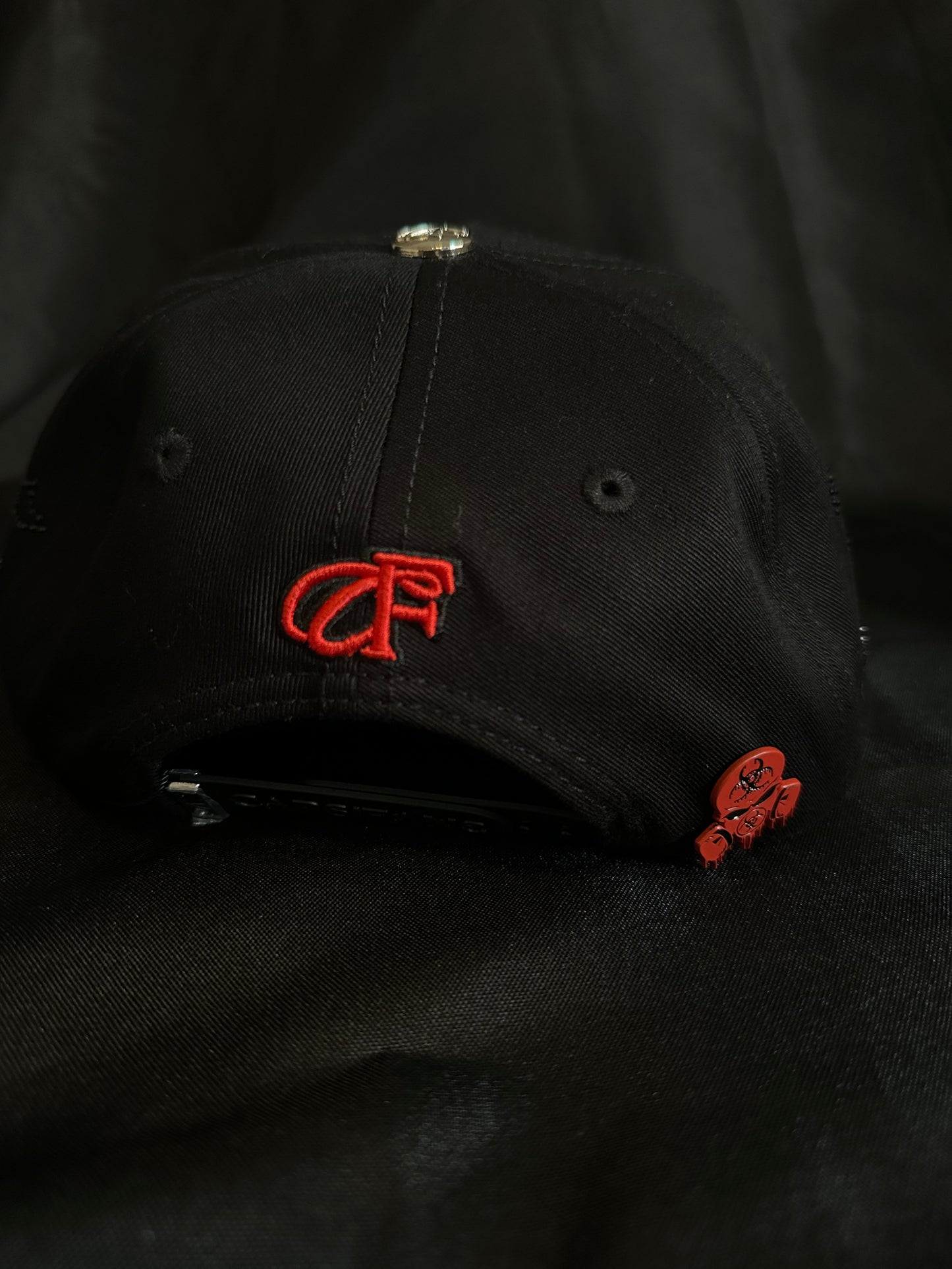 Gorra ÁNTRAX diamantada