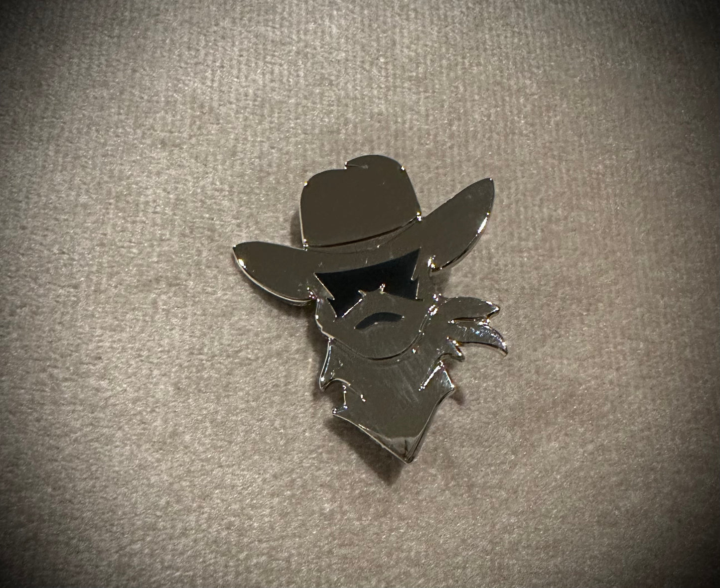 PIN cowboy silver