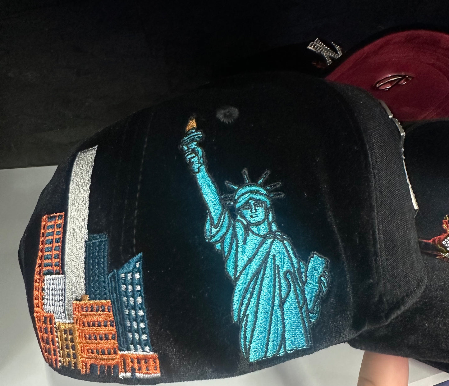 Gorra NEWYORK velvet black